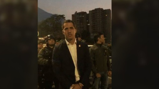 Thủ lĩnh đối lập Venezuela tuyên bố đảo chính, lật đổ Tổng thống Maduro - 1