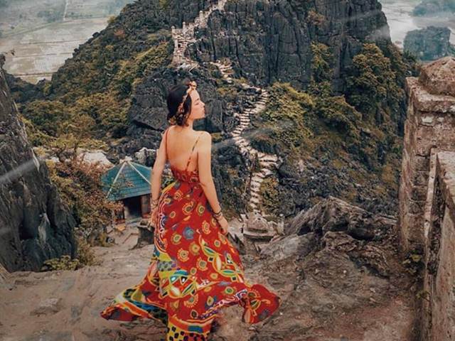 Người mẫu Hà Trúc: Cô gái truyền cảm hứng mặc maxi khi du lịch