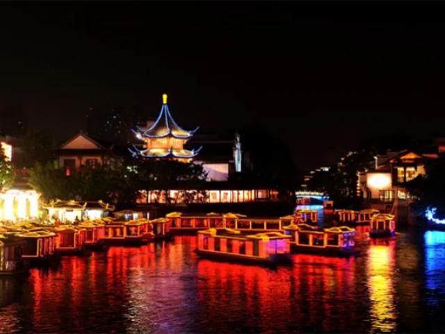 Trải nghiệm cảnh đêm tuyệt đẹp ở những ”thành phố không ngủ” xứ tỷ dân