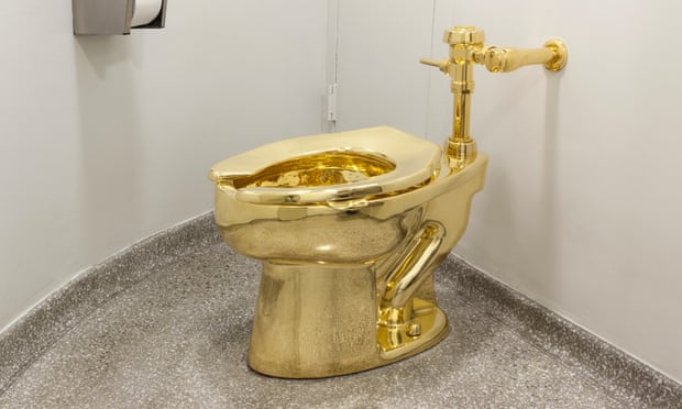 Anh: Du khách được dùng toilet vàng từng được đề nghị tặng ông Trump - 1