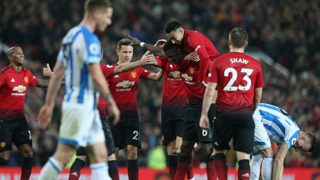 Huddersfield Town - MU: Chiến đấu đến cùng cho top 4 - 2