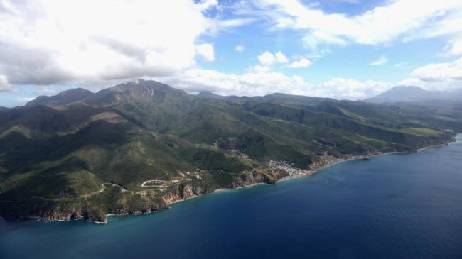 Dominica: Quốc đảo nhỏ ở vùng Caribbe có bờ biển lãng mạn, suối nước nóng và các tuyến đường đi bộ xuyên rừng nhiệt đới.