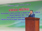 Tin tức trong ngày - Hơn 1.200 học sinh nghỉ học đón &quot;nhà báo quốc tế, tiến sĩ&quot; Lê Hoàng Anh Tuấn