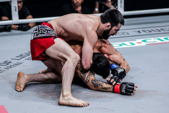 1 đá tiễn cao thủ &#34;đi ngủ&#34; MMA châu Á: Võ sỹ gốc Việt - Thanh Lê là ai? - 3