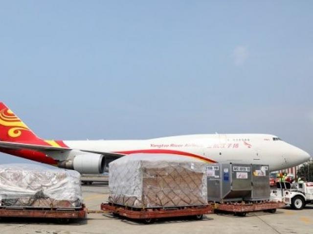 Máy bay Trung Quốc vừa tới sân bay Venezuela làm gì?