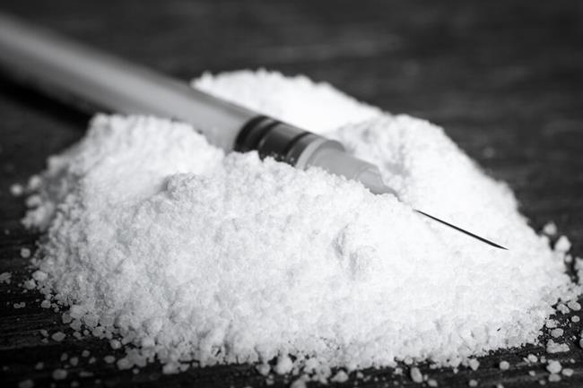 Heroin loại “xịn” có giá lên tới 110 USD/g. Đây là một chất cấm dễ gây nghiện, có thể khiến bạn vào tù nếu mua bán