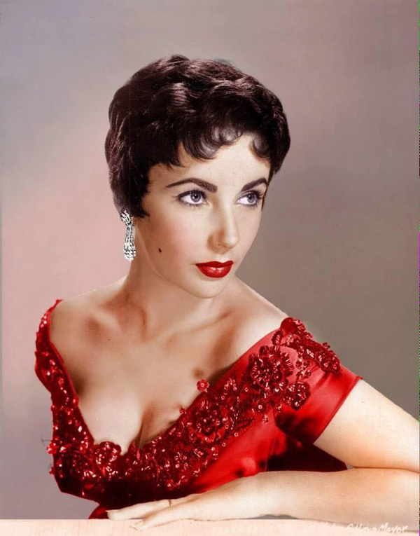 Cách giảm cân kỳ lạ của &#34;huyền thoại mắt tím&#34; Elizabeth Taylor - 1