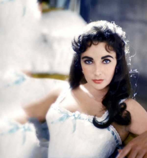 Cách giảm cân kỳ lạ của &#34;huyền thoại mắt tím&#34; Elizabeth Taylor - 4