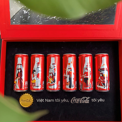 Giới trẻ phát sốt với màn ra mắt ấn tượng bộ 6 lon đặc biệt của Coca-Cola - 1