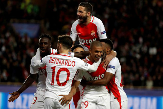 Cả châu Âu xâu xé Ajax: “Bom tấn” nổ ào ào, bi kịch như Monaco? - 1