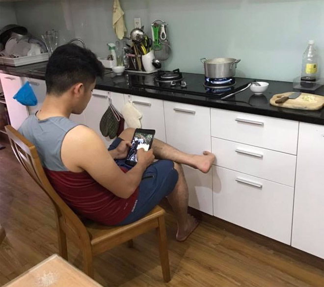 Bị chê "bám váy vợ", chồng trẻ kém 7 tuổi của Lê Phương đáp trả bất ngờ - 3