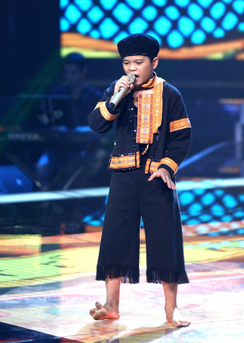 Quang Anh &#34;The Voice Kids&#34; thay đổi ngỡ ngàng sau phẫu thuật thẩm mỹ - 1