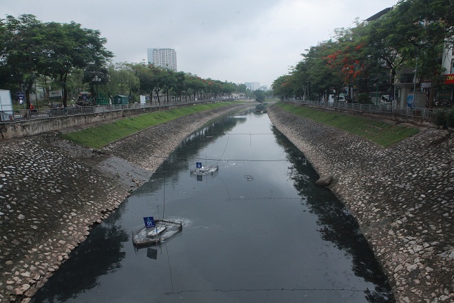 Sau hơn 10 ngày đặt “bảo bối” của Nhật, sông Tô Lịch đang hồi sinh thế nào? - 1