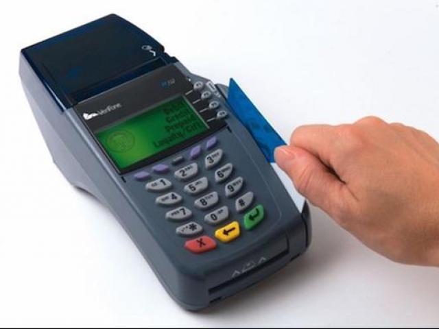Cần nhớ những gì để tránh mất tiền oan khi quẹt thẻ mua hàng?