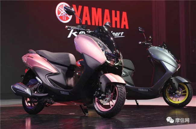 Yamaha mới đây đã tạo ra bất ngờ cho cả người hâm mộ cũng như các đối thủ mạnh cùng quê như Honda và Suzuki khi tung ra một loạt mẫu xe mới. Trong đó, có sản phẩm 2019 Yamaha Avenue 125 vừa trình làng tại Trung Quốc.