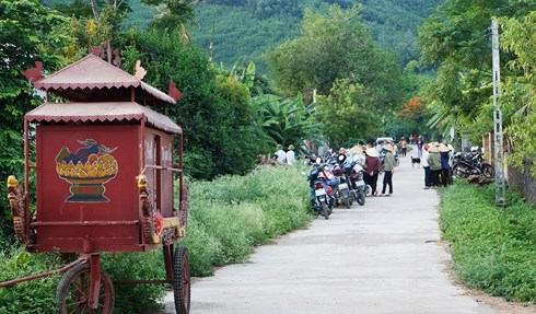 5 học sinh đuối nước ở Nghệ An: Đám tang vội vã nơi quê nghèo - 3