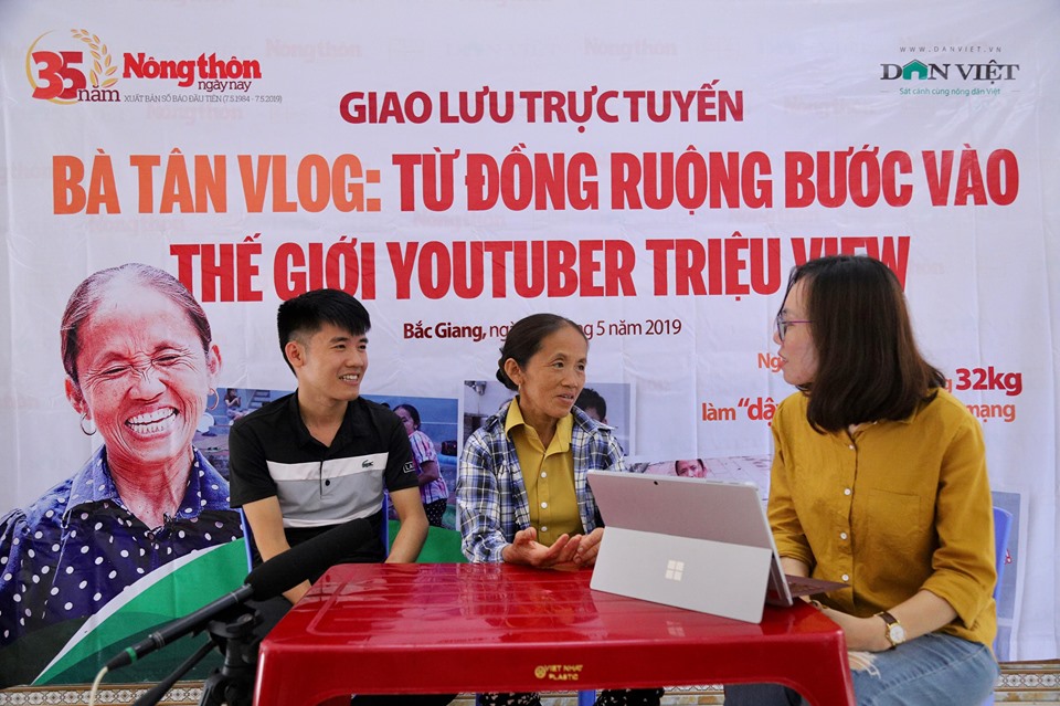 Bà Tân Vlog mỗi ngày làm 1 clip, chăm vài chục con gà, lợn - 11