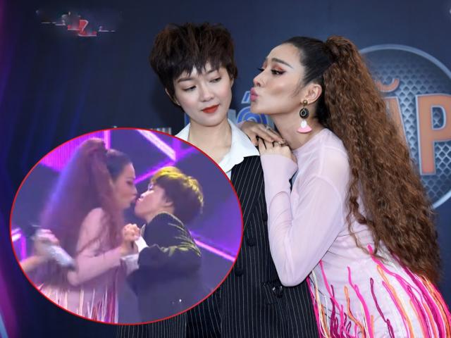 Đinh Hương bất ngờ "khóa môi" Yaya Trương Nhi, cả trường quay ngỡ ngàng