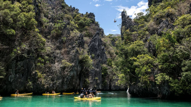 Khung cảnh thiên nhiên tuyệt đẹp quanh đảo Miniloc ở Palawan, Philippines.