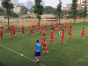 Bóng đá - U23 Việt Nam: Bùi Tiến Dũng tranh suất chính, fan đội nắng mua vé đấu Myanmar