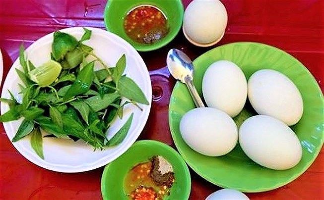 Những người mắc bệnh này &#39;đại kỵ&#39; với trứng vịt lộn vì cực độc - 2