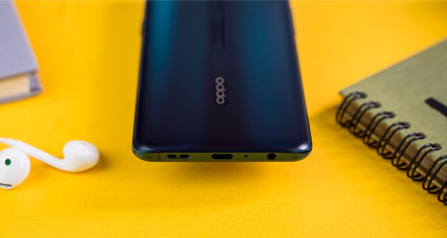 Giá bán của Oppo Reno tại thị trường Việt Nam là 12,99 triệu đồng, bắt đầu lên kệ vào ngày 14/6.