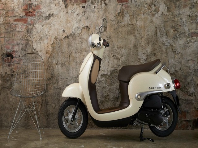 2019 Honda Metropolitan giá 58,5 triệu đồng so kè Vespa Primavera 50