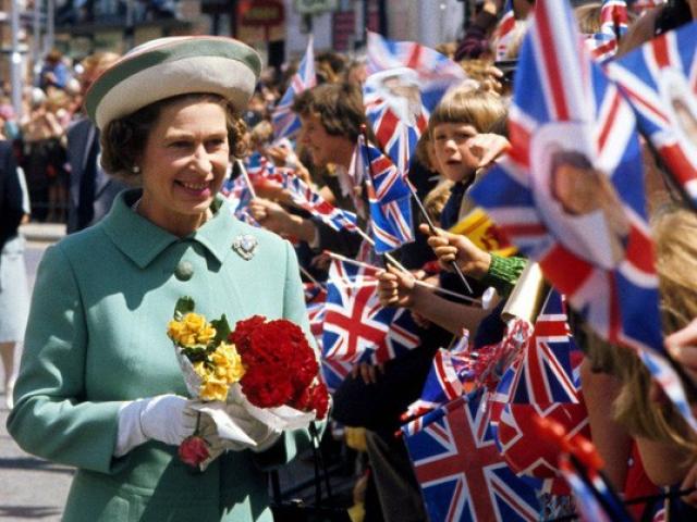 Đầu bếp hoàng gia tiết lộ thực đơn của nữ hoàng Elizabeth