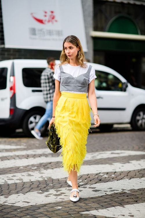 10 cách mặc sành điệu với kiểu áo ai cũng có - 7