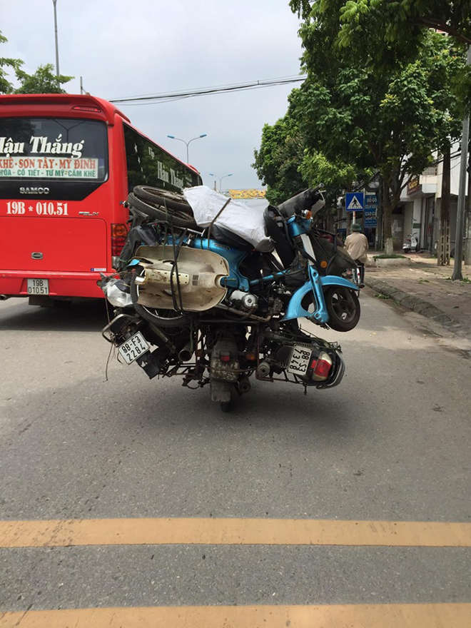 Cận cảnh &#34;người vận chuyển xe máy&#34; phiên bản Việt - 1