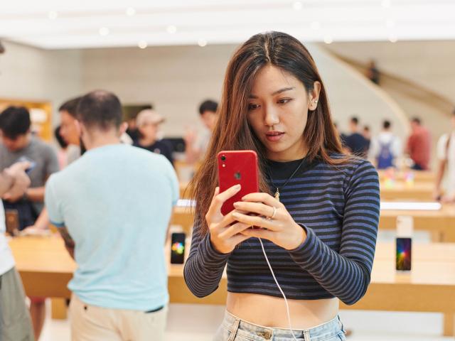 ”Mổ xẻ” những khuyết điểm khiến iPhone XR trở nên không đáng tiền mua