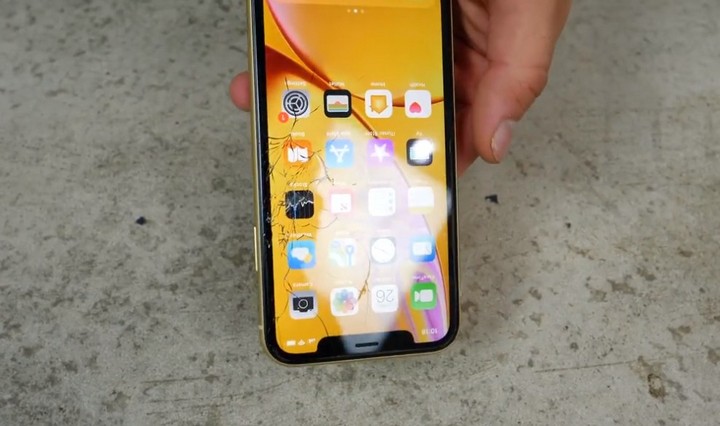 &#34;Mổ xẻ&#34; những khuyết điểm khiến iPhone XR trở nên không đáng tiền mua - 3