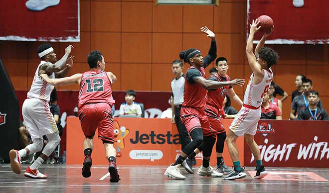 Bóng rổ VBA 2019: Ngôi sao đổ máu, Saigon Heat ngược dòng - 1