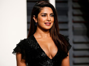 Làm đẹp - Phụ nữ Ấn Độ làm đẹp da mặt bằng phương pháp kỳ dị