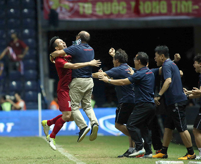 Việt Nam nhảy vọt bảng xếp hạng FIFA tháng 6: Thầy Park nói gì? - 1