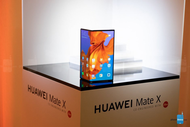 Không bị lỗi như Galaxy Fold, Huawei Mate X vẫn bị trì hoãn - 1