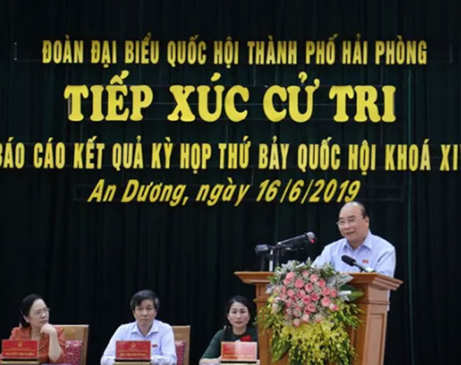 Tiếp xúc cử tri, Thủ tướng Nguyễn Xuân Phúc nhắc tới vụ thanh tra Bộ Xây dựng &#34;vòi tiền” - 2