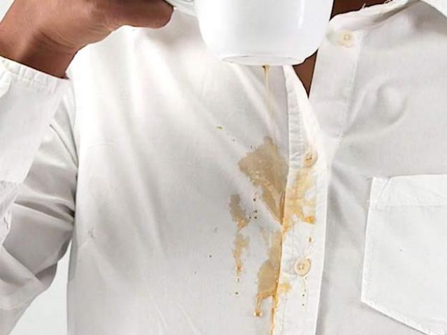 Clip: Đồ trà, cà phê vào áo, tẩy sạch ngay sau 5 phút