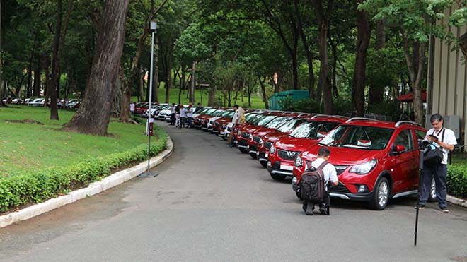 Hàng trăm xe Vinfast Fadil đã đến tay khách hàng trong sáng nay, lập kỷ lục chưa từng thấy - 14