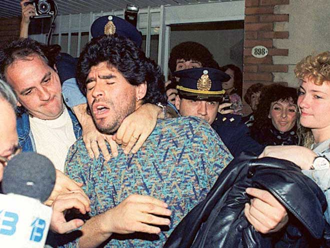 Platini hối lộ, Maradona - Adriano buôn ma túy: Ngã ngửa SAO lớn &#34;xộ khám&#34; - 1