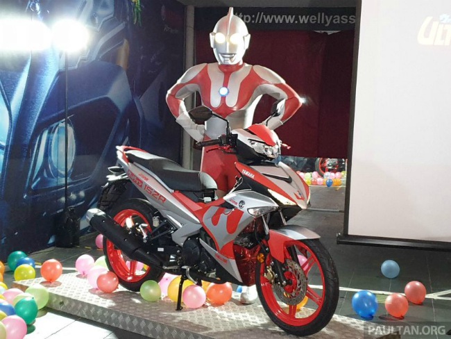 Yamaha Y15ZR V2 vừa xuất hiện phiên bản mới giới hạn mang tên là Yamaha Y15ZR Ultraman Limited Edition (Ultraman-Siêu nhân điện quang) tại thị trường Malaysia.