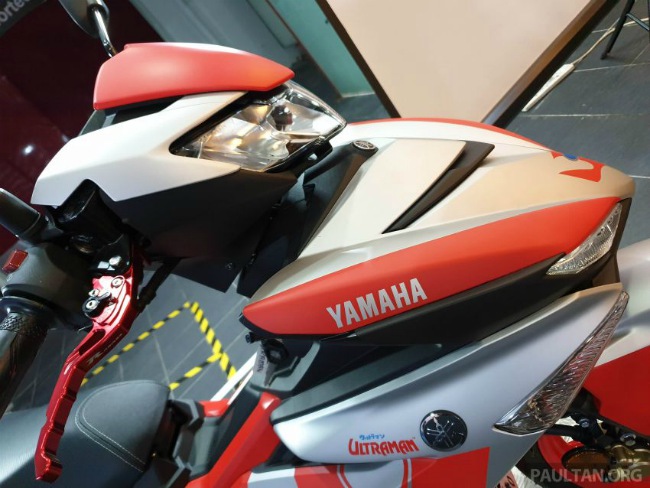 Yamaha Y15ZR V2 bản đặc biệt vẫn kế thừa bộ động cơ đơn xy lanh, SOHC, dung tích 150cc, làm mát bằng chất lỏng, đi kèm với hộp số 5 cấp.