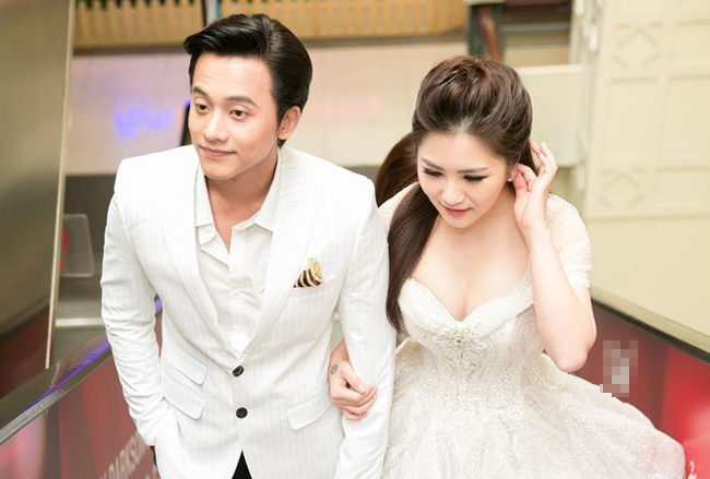 Nam diễn viên thừa nhận chuyện có tình cảm với nữ ca sĩ sau khi anh tham gia diễn xuất trong MV ca nhạc của Hương Tràm.