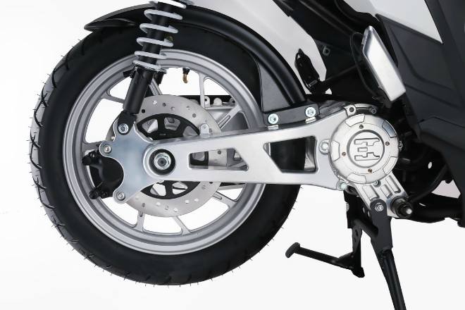 NÓNG: Xuất hiện xe ga điện giống hệt Honda Vario 125/150 - 4