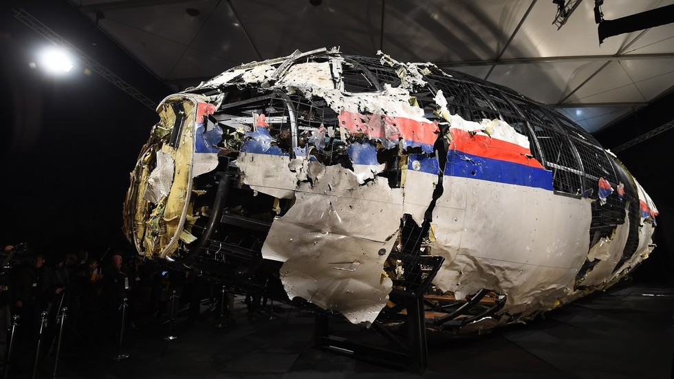 Vụ máy bay Malaysia rơi khiến 298 người chết: Truy nã quốc tế 3 công dân Nga - 1