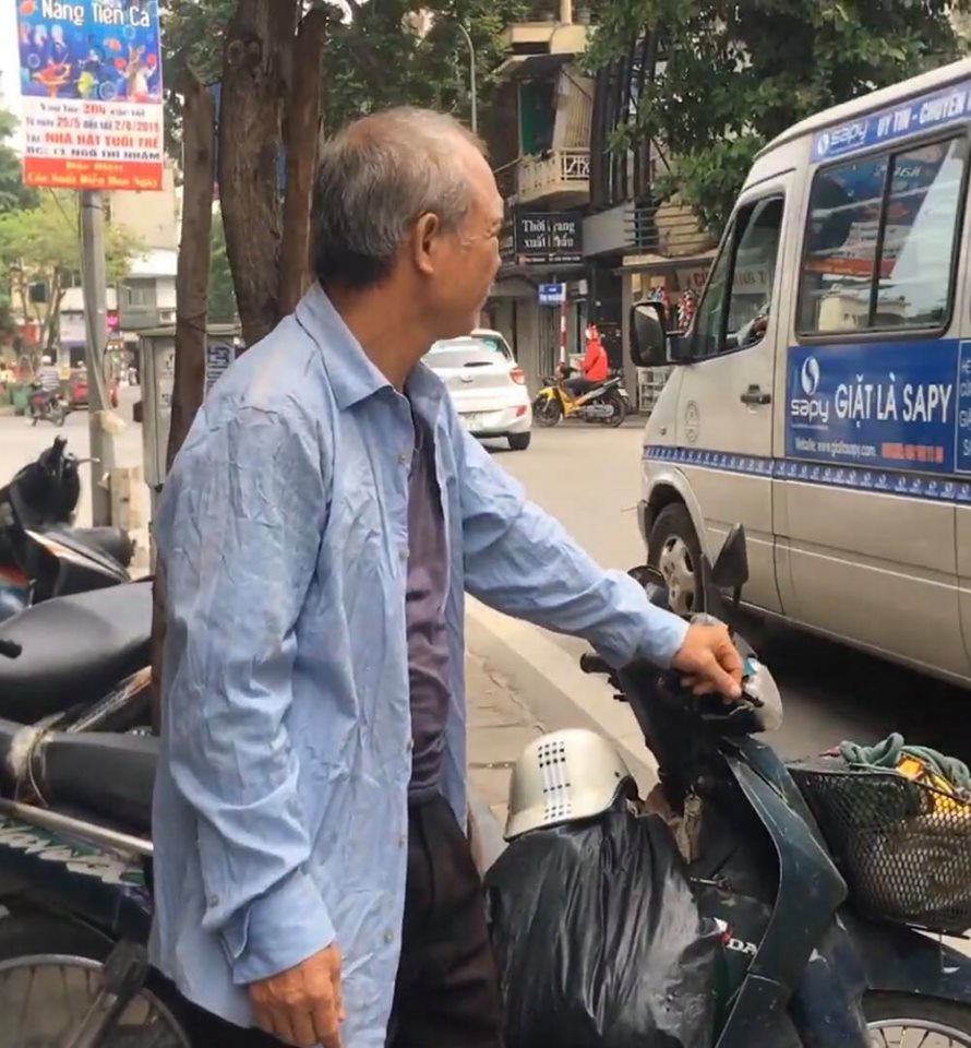 Chàng stylist Hà thành biến bác xe ôm thành tín đồ thời trang sành điệu - 2