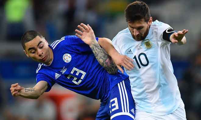Messi cứu rỗi Argentina: Kẻ gánh vác cô đơn, lách cửa hẹp lần nữa? - 1