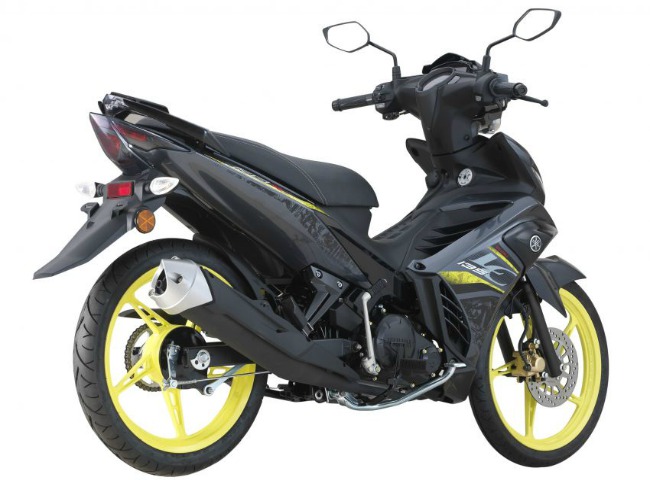 Trong khi ở Việt Nam có nguồn tin rò rỉ 2019 Yamaha Exciter mới sẽ sớm có mặt thì Exciter 135 ra mắt ở Malaysia cũng là điều cực kì thú vị. Bởi vì trong thực tế vẫn còn nhiều dân chơi ở Việt Nam thích sưu tầm loại xe côn tay này.&nbsp;