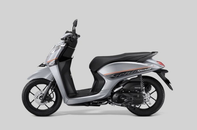 Honda Genio 2019 màu bạc.