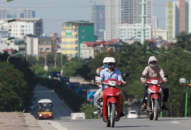 Người dân hãi hùng phơi nắng trên con đường nóng nhất Thủ đô - 5